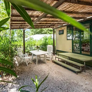  Campingplatz Osalla Garden Bungalow Italien